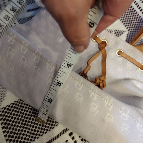 Dooney and Bourke bag - Picture 2 of 12